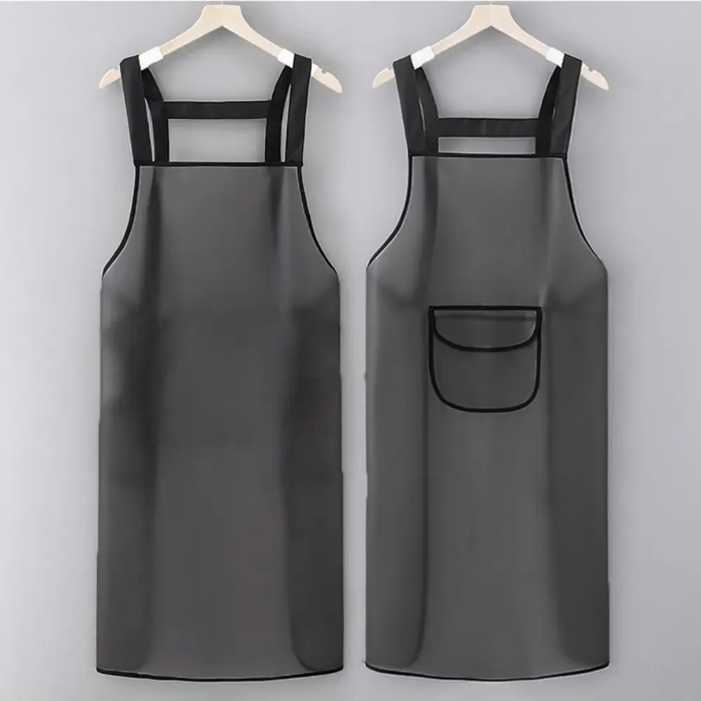 Frauen In Pvc Schürzen 2